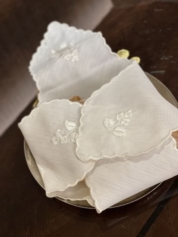 Gül Nakışlı Ekmek Örtüsü