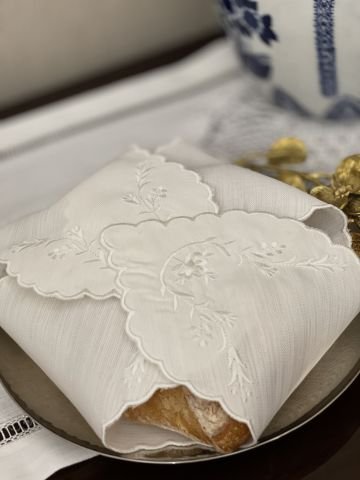 Nakışlı Ekmek Örtüsü. Sarmaşık Desenli