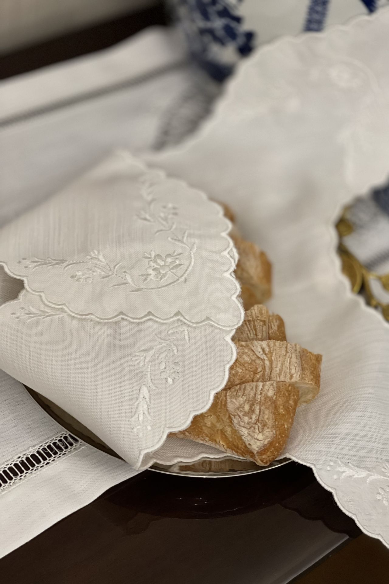 Nakışlı Ekmek Örtüsü. Sarmaşık Desenli