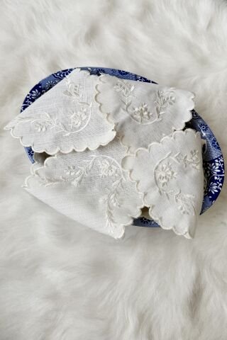 Nakışlı Ekmek Örtüsü. Sarmaşık Desenli