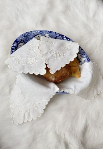 Nakışlı Ekmek Örtüsü. Sarmaşık Desenli