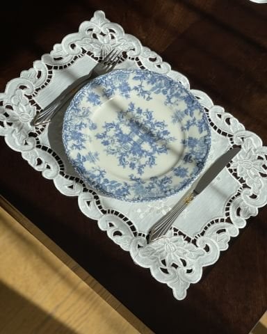 Delikişi Amerikan Servisi. Güllü Model. Ekru