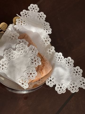 Delik İşi Ekmek Örtüsü. Papatya Model