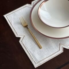 Nakışlı Keten Amerikan Servisi. Kahve