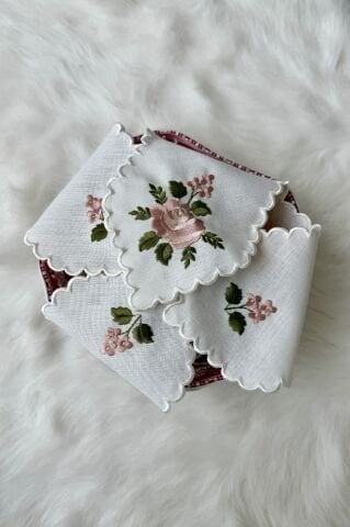 Gül Nakışlı Ekmek Örtüsü. Renkli