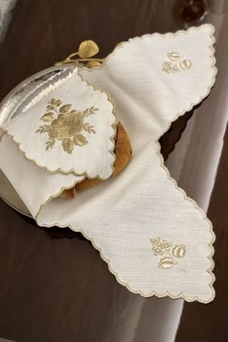 Gül Nakışlı Ekmek Örtüsü. Gold