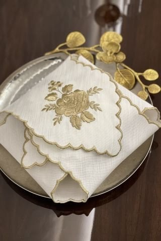 Gül Nakışlı Ekmek Örtüsü. Gold