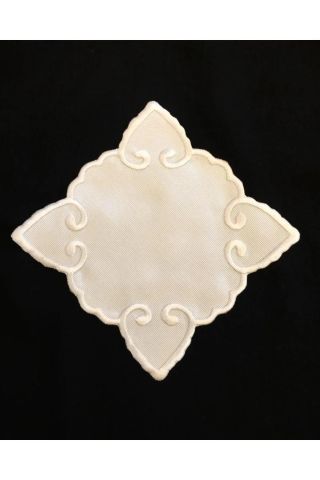 Beyaz Kalp Nakışlı Kokteyl Peçetesi