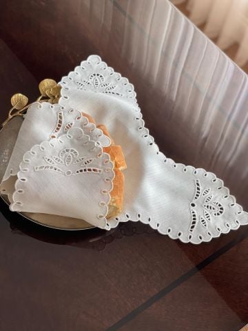 Delikişi Ekmek Örtüsü