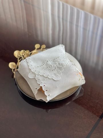 Delikişi Ekmek Örtüsü