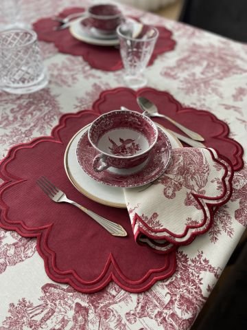 Vintage Amerikan Servis. Kırmızı Desenli