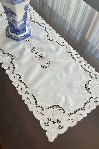 Delik İşi Runner. 110x40 cm