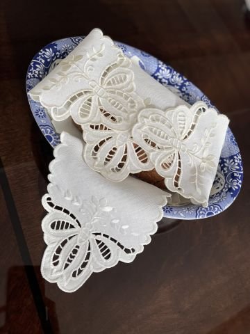 Delik İşi Ekmek Örtüsü. Kelebek Model