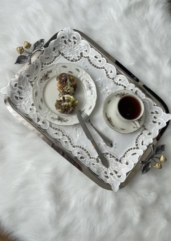 Nakış İşlemeli Kesme Delik İşi Tepsi Örtüsü 47 x 31 cm