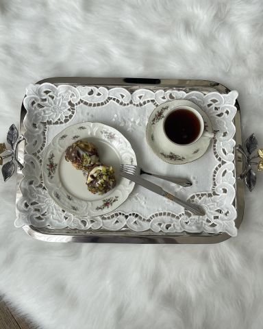 Nakış İşlemeli Kesme Delik İşi Tepsi Örtüsü 47 x 31 cm