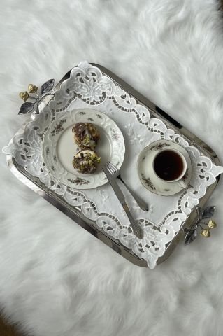 Nakış İşlemeli Kesme Delik İşi Tepsi Örtüsü 47 x 31 cm