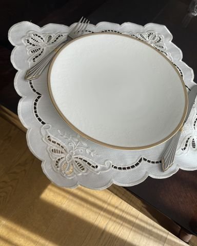 Delik İşi Servis Sunum Peçetesi. Kelebek Model