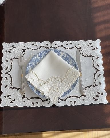 Delik İşi Servis Sunum Peçetesi. Güllü Model