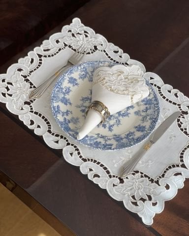 Delik İşi Servis Sunum Peçetesi. Güllü Model