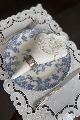 Delik İşi Servis Sunum Peçetesi. Güllü Model