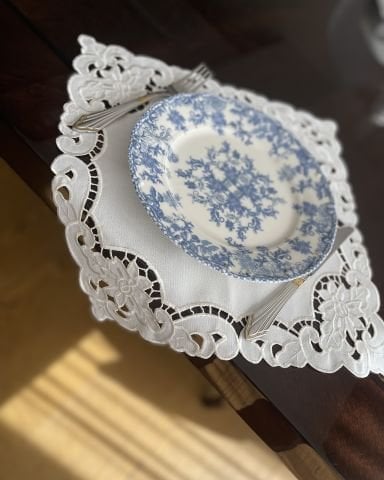 Delik İşi Servis Sunum Peçetesi. Güllü Model