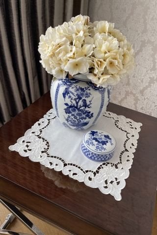 Delik İși Sehpa Örtüsü. Güllü Model. 38 x 38 cm