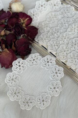 6'lı Set Delikişi Kokteyl Sunum Peçetesi. Papatya model ( 6 Adet )