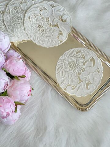 6'lı Set Delikişi Kokteyl Sunum Peçetesi. Şakayık Model ( 6 Adet )