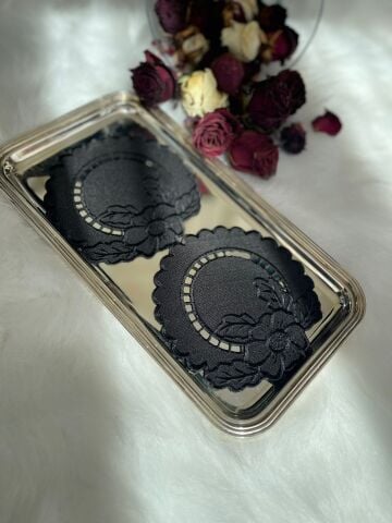 Delik İşi Kokteyl Sunum Peçetesi. Çiçek Model ( 1 Adet ) Siyah