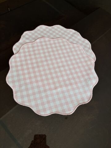 Ekoseli Amerikan Servis. Pembe