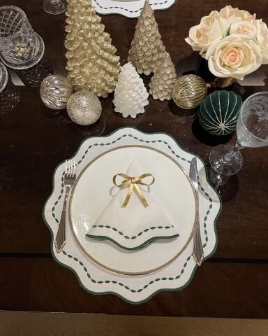 Nakış İşlemeli Yuvarlak Amerikan Servis. Koyu Yeşil