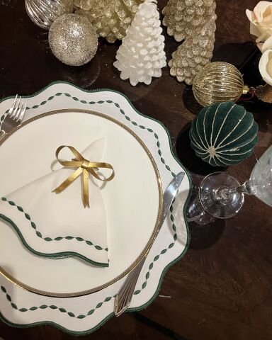 Nakış İşlemeli Yuvarlak Amerikan Servis. Koyu Yeşil