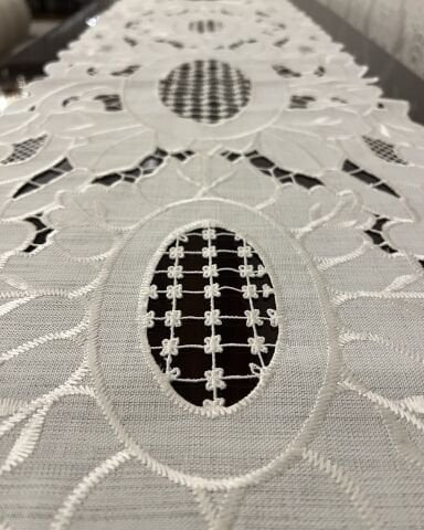 Delikişi Konsol Örtüsü & Runner. Şakayık model. 34 x 120 cm