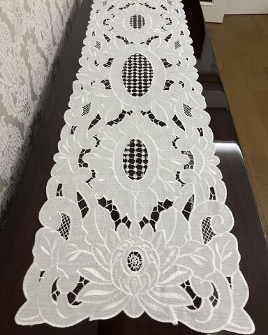 Delikişi Konsol Örtüsü & Runner. Şakayık model. 34 x 120 cm