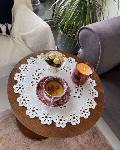 Delikiși Sehpa Örtüsü. Yuvarlak. Papatya Model. 39 x 39 cm