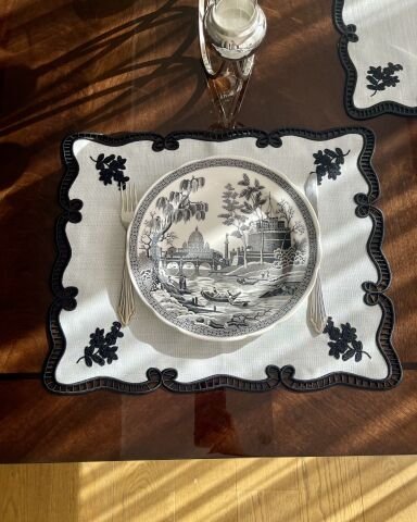 Delikişi Amerikan Servisi. Evalı Model. Siyah Nakışlı