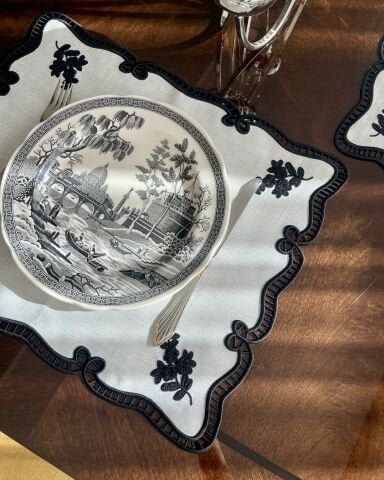 Delikişi Amerikan Servisi. Evalı Model. Siyah Nakışlı