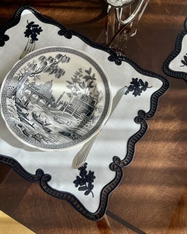 Delikişi Amerikan Servisi. Evalı Model. Siyah Nakışlı