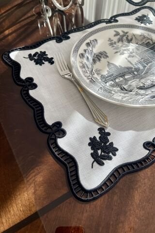 Delikişi Amerikan Servisi. Evalı Model. Siyah Nakışlı