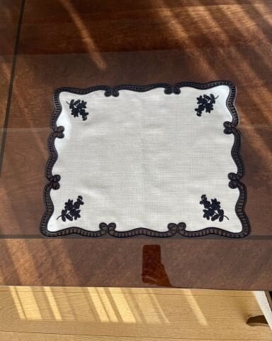 Delikişi Amerikan Servisi. Evalı Model. Siyah Nakışlı