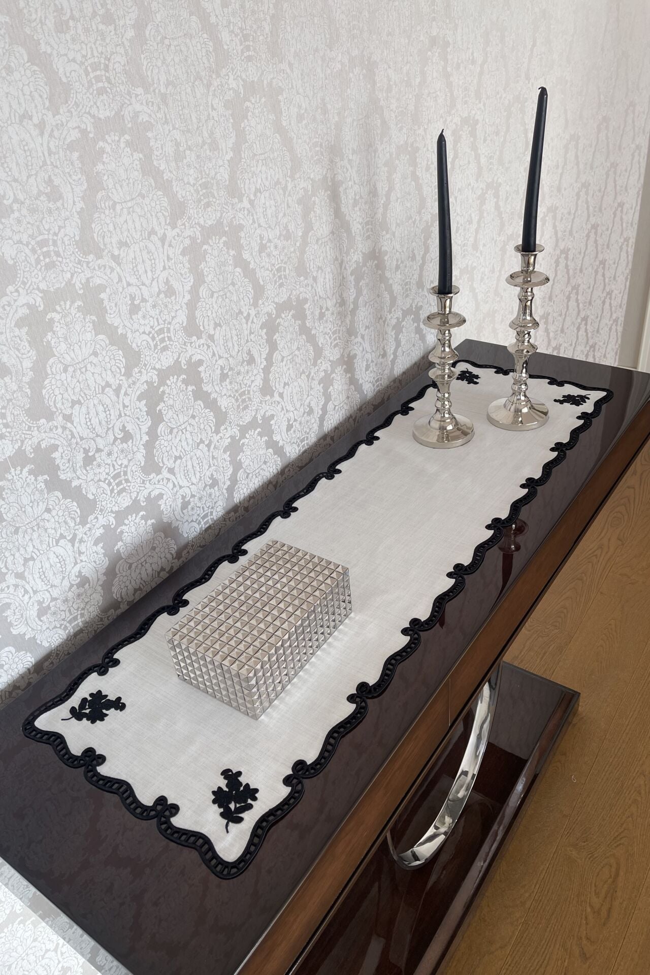 Delikişi Konsol Örtüsü & Runner. Evalı model. 35 x 115 cm