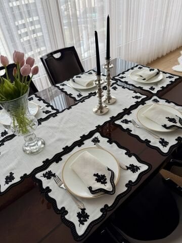 Delikişi Servis Sunum Peçetesi. Evalı Model. Siyah Nakışlı