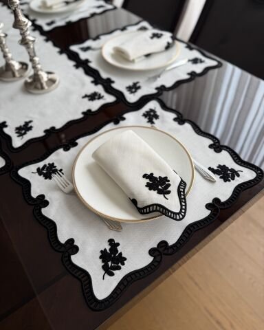 Delikişi Servis Sunum Peçetesi. Evalı Model. Siyah Nakışlı