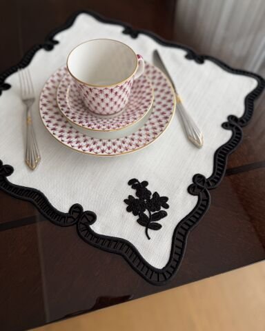 Delikişi Servis Sunum Peçetesi. Evalı Model. Siyah Nakışlı