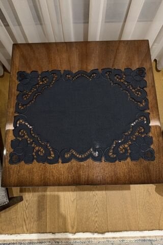 Delikişi Amerikan Servisi. Vintage Rose. Siyah
