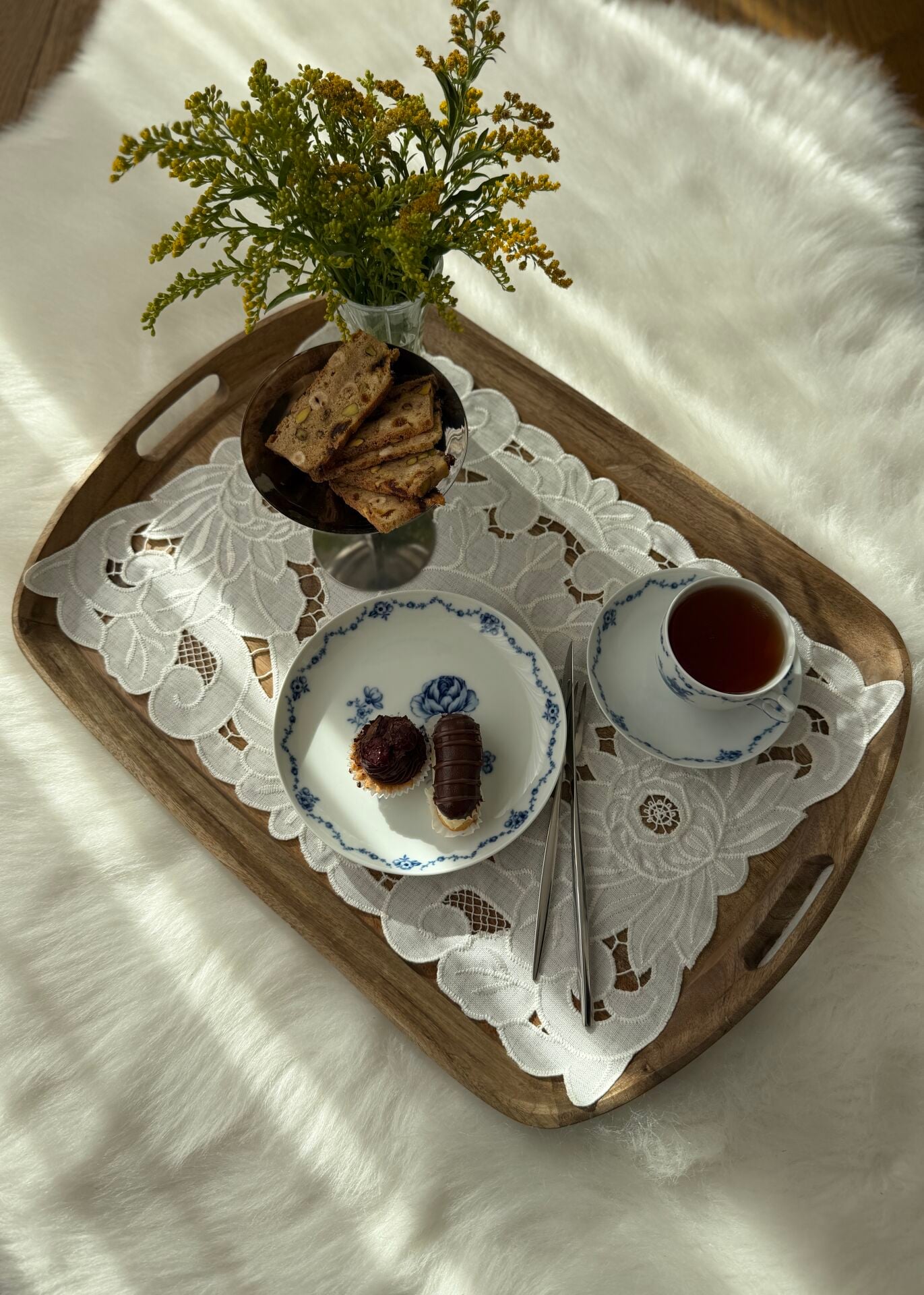 Delikişi Tepsi Örtüsü. Şakayık. 48 x 34 cm
